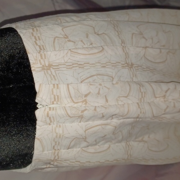 APOSTROPHE Floral Skirt - Picture 4 of 6